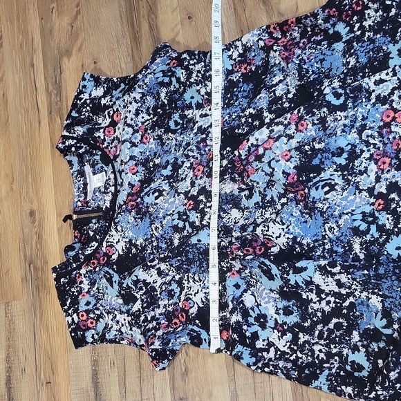 MOTHERHOOD Maternity Black Blue Foral Exposed Back Zip Top Blouse - Picture 9 of 9